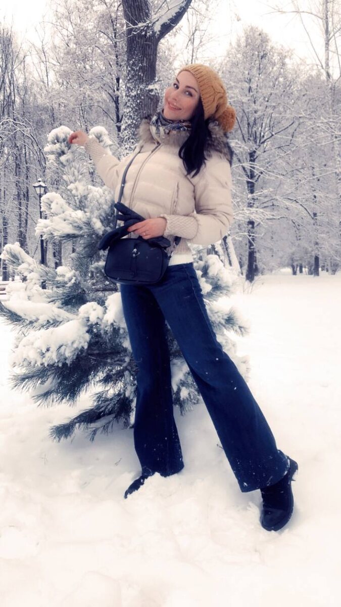 На фото: ведущая прогноза погоды на канале "ТВЦ" Наталья Зотова 