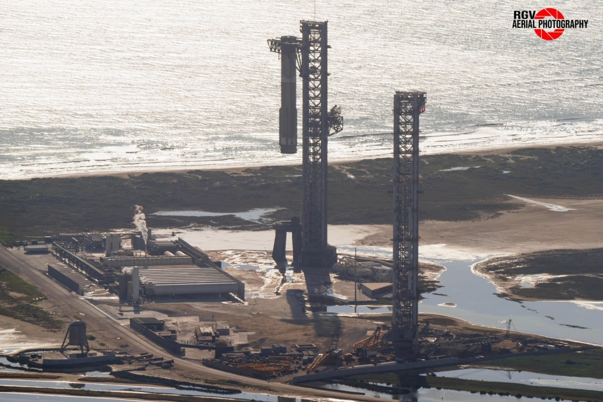 В12 пойманный Мехазиллой.