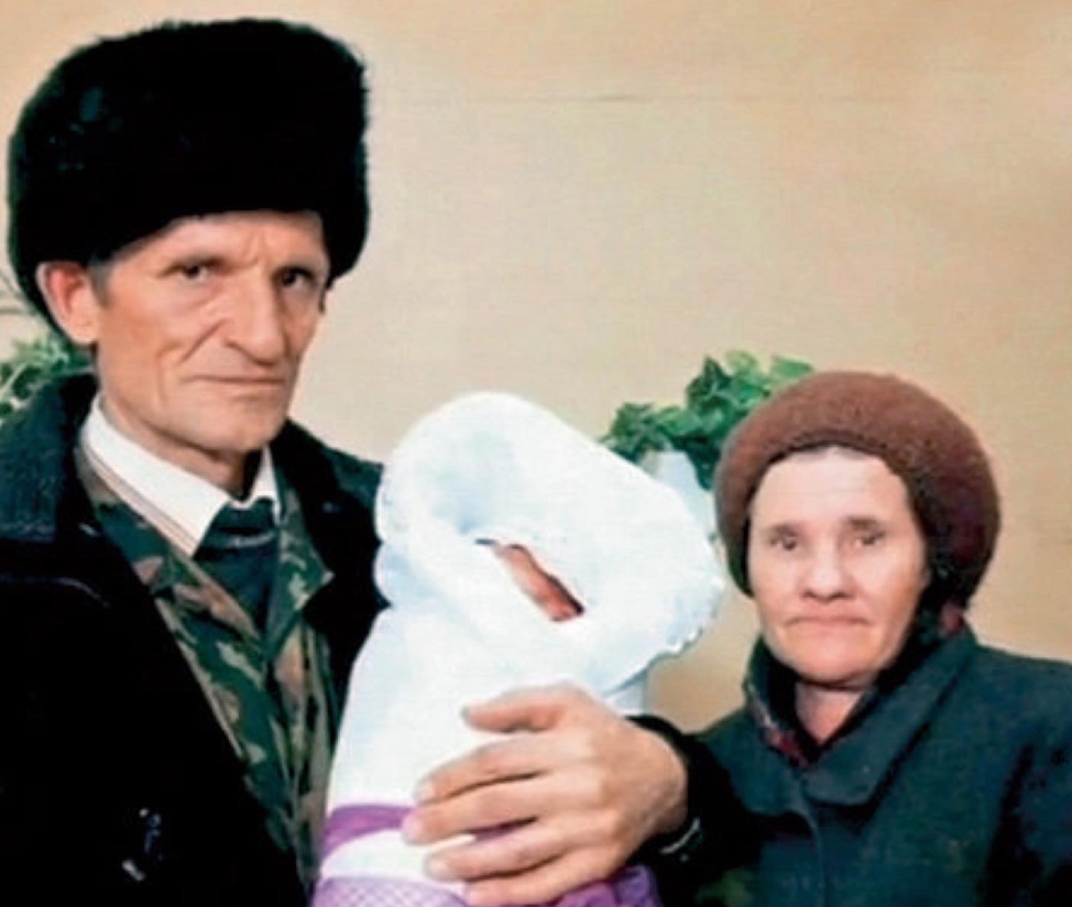 Родила от дяди. Дети рожденные от родственников фото. Американка в 61 год родила внучку для сына и его мужа. Семья шелодоновых. Родила от дяди.