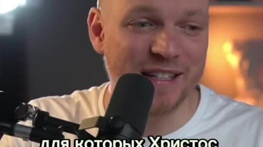 Это не ее место. Ребята на его месте должен был быть я. Эта не та планета. На его месте должен быть. Это не ее место.