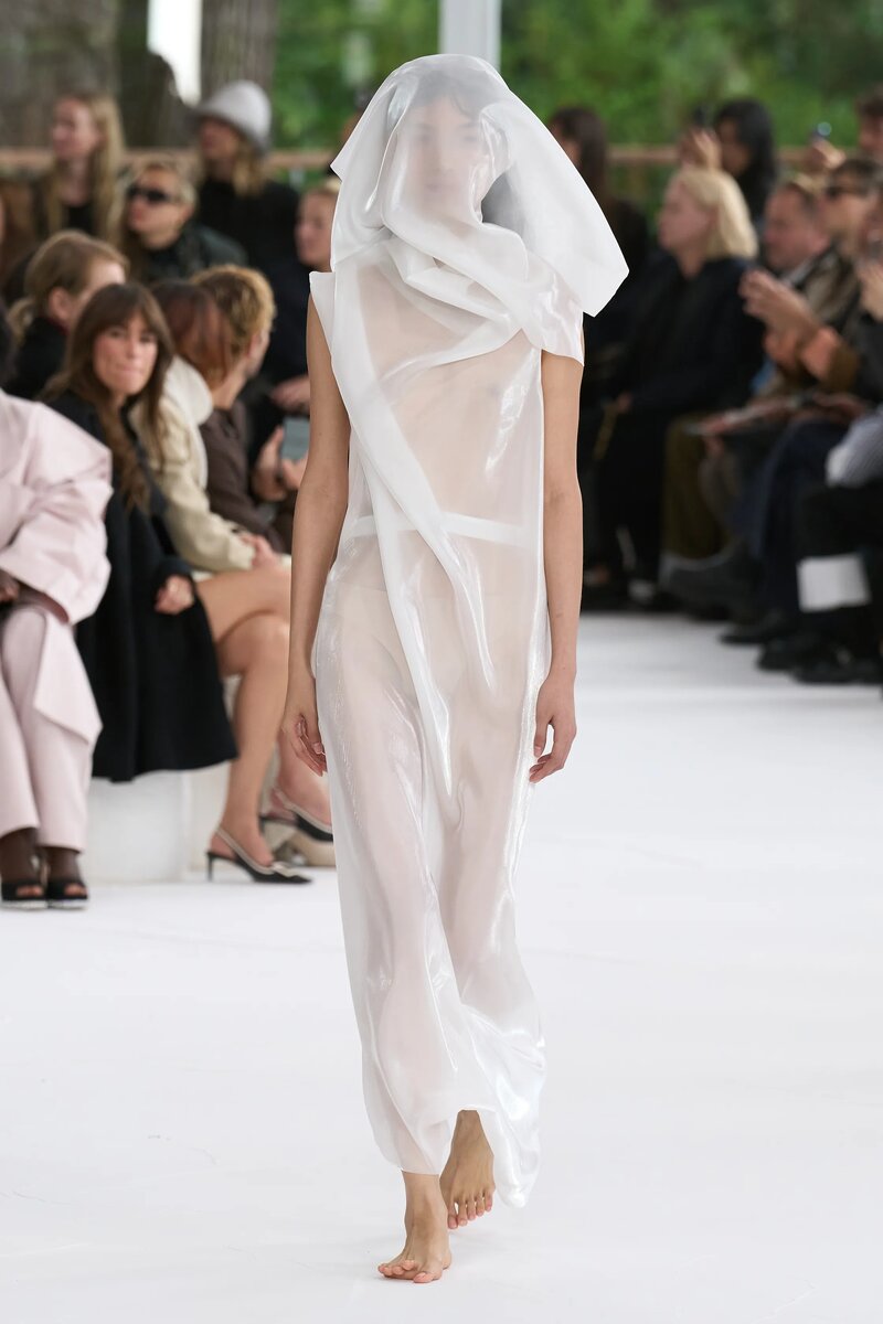 Issey Miyake Spring 2025