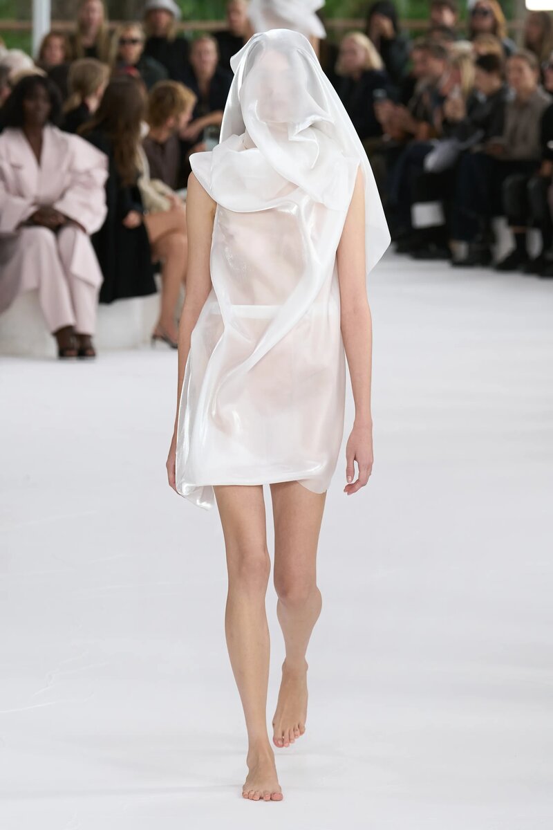 Issey Miyake Spring 2025