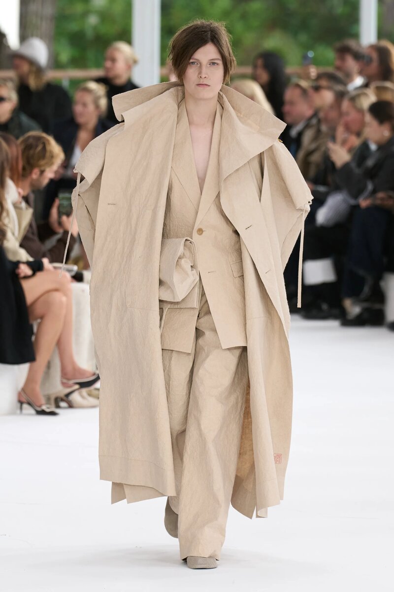 Issey Miyake Spring 2025