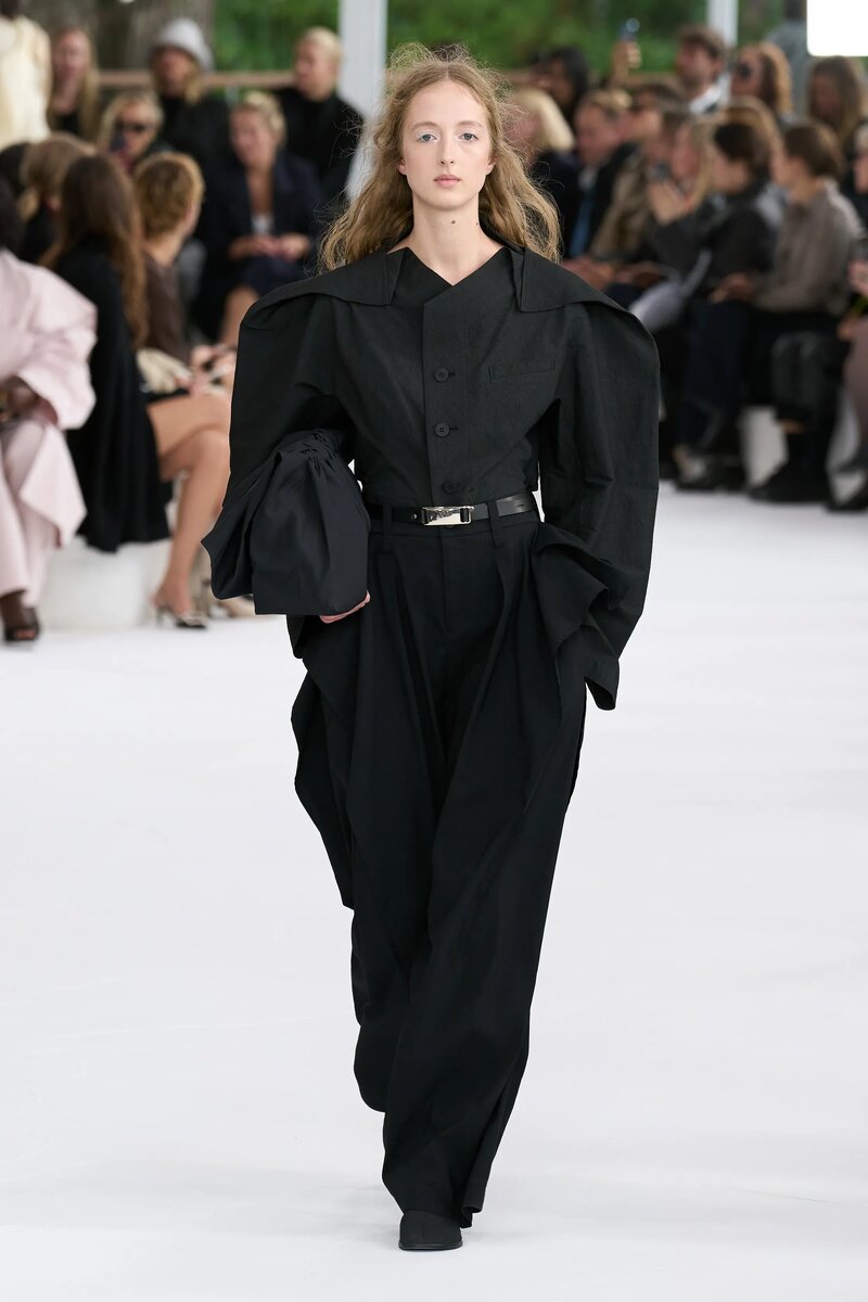 Issey Miyake Spring 2025
