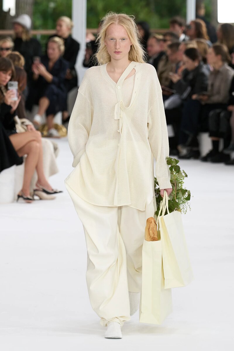 Issey Miyake Spring 2025