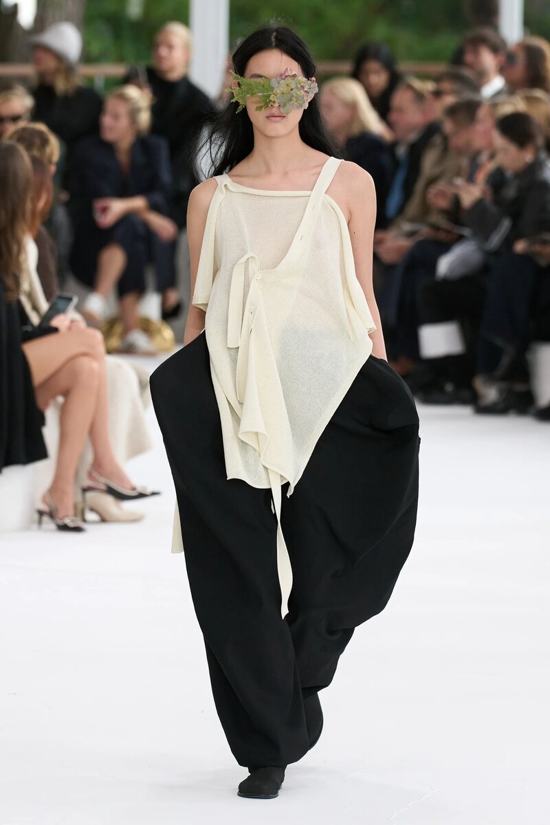 Issey Miyake Spring 2025