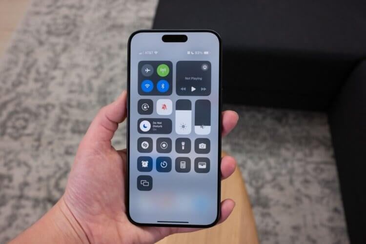    Что делать, если иконка сотовых данных в Пункте управления iPhone неактивна? Изображение: howtogeek.com