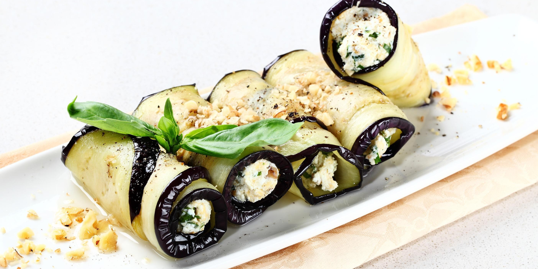 Язычки из баклажанов с чесноком и помидорами – вкусная закуска для любого стола