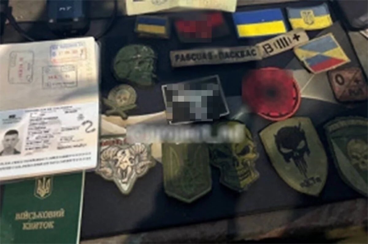    Испанцы, бритиши, поляки.