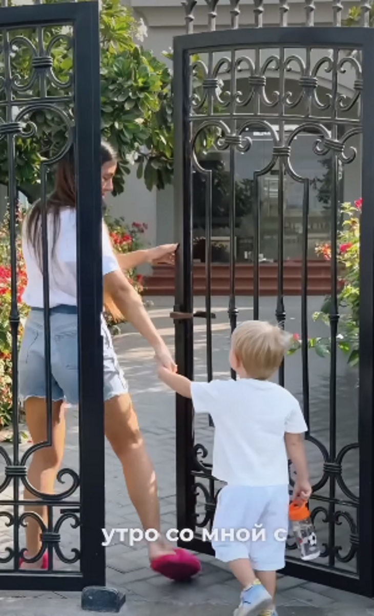 Нюша отвела сына Саффрона в садик. Фото: соцсети
