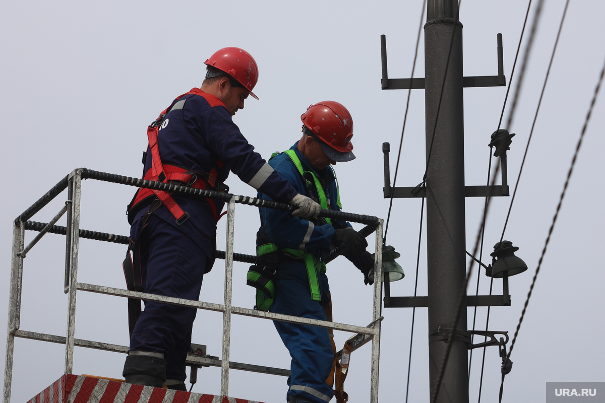 В результате непогоды и мошенничества тысячи жителей Тверсой области две недели сидели без света. Фото: Екатерина Сычкова © URA.RU