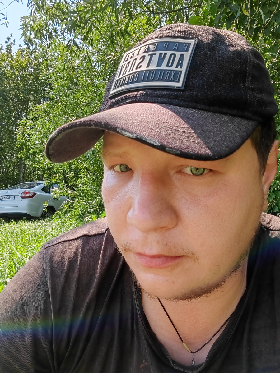 Как видите, маска не всегда 100% защищает от пчел 😄