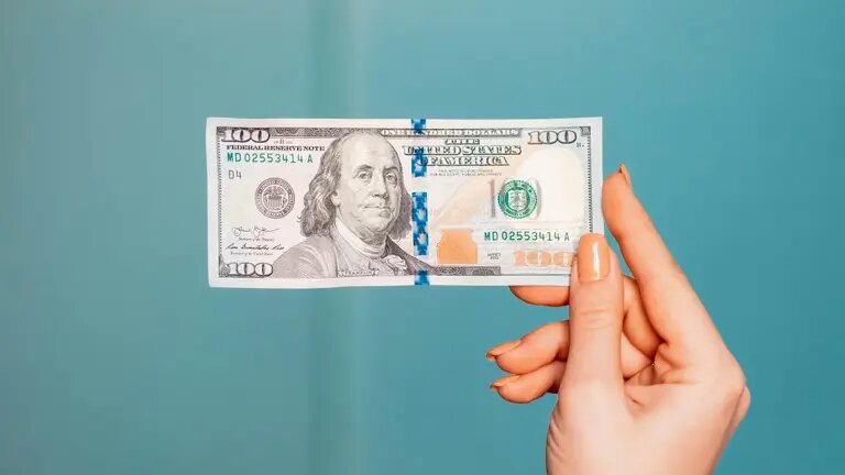    Новая 100-долларовая банкнота Павел Богуш