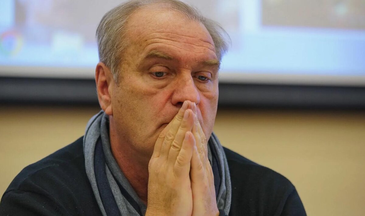 Александр Балуев