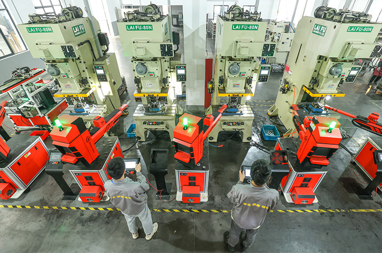 Растущий онлайн-спрос побуждает китайских производителей автозапчастей расширять зарубежные склады