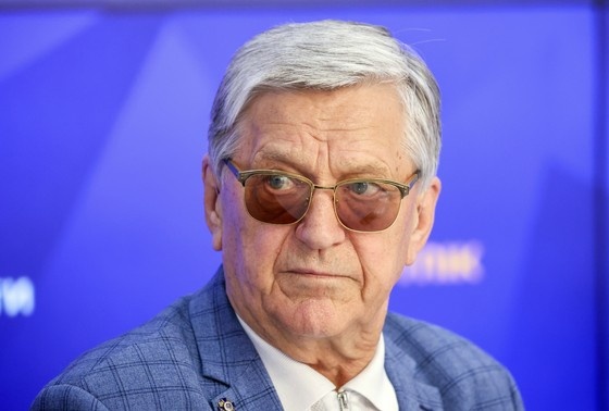    Александр Тихонов