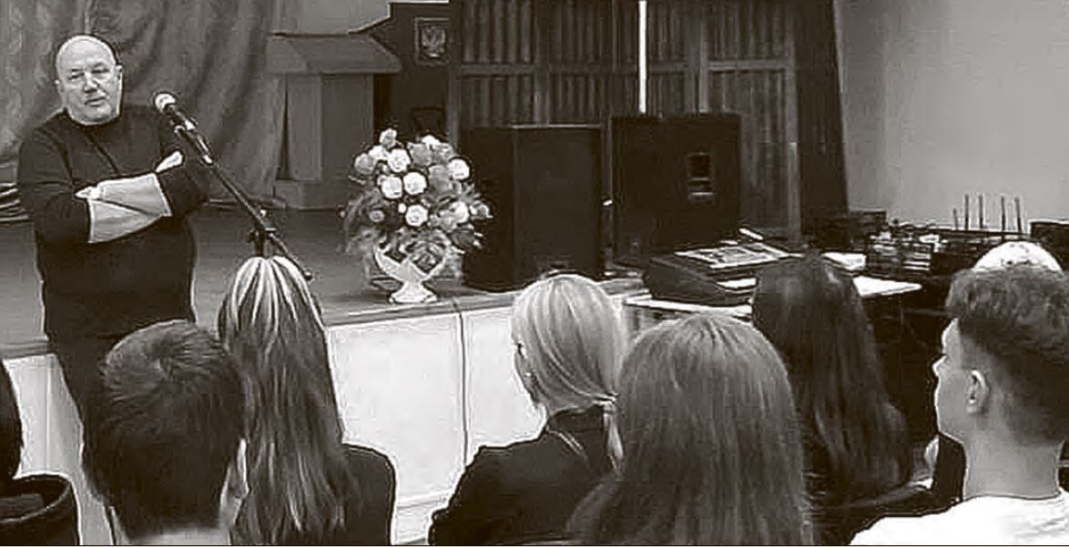 Со 2 по 8 декабря в Бутурлиновской
районной больнице проходит
Неделя профилактики потребления
никотинсодержащей продукции.
Медики обращают внимание
пациентов на опасность потребления
вейпов, электронных сигарет,
продуктов нагревания табака,
кальянов и бездымного табака.