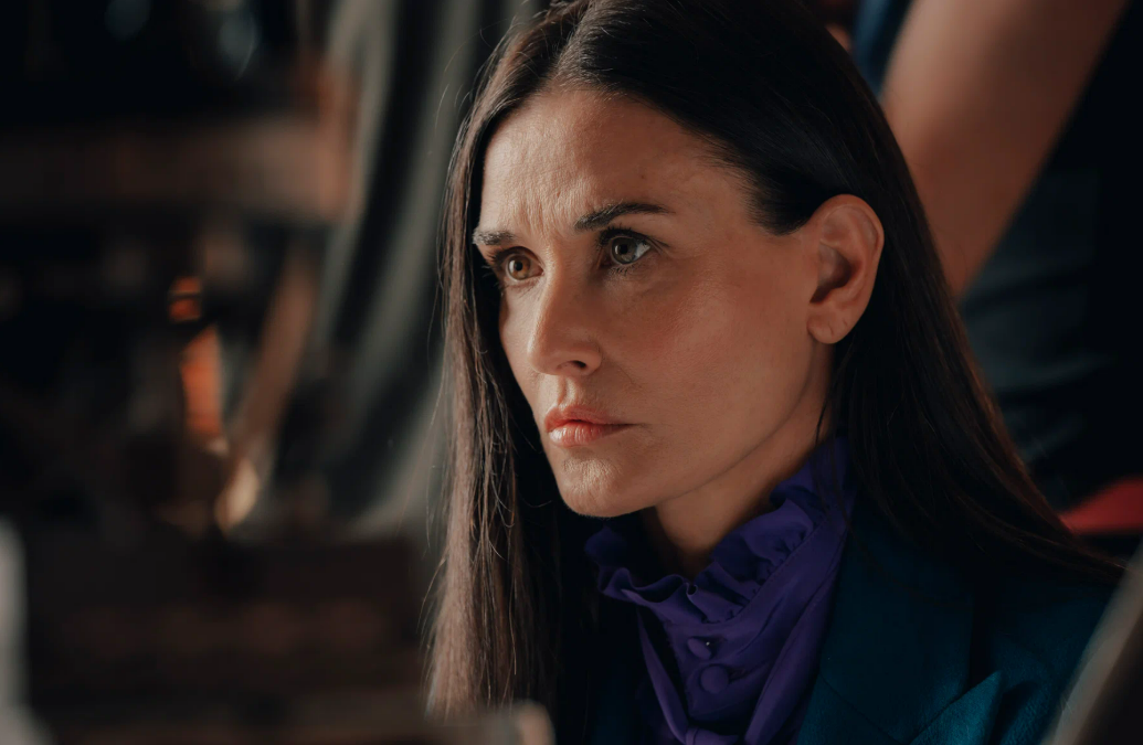 Деми Мур в фильме Субстанция. Кадр из фильма