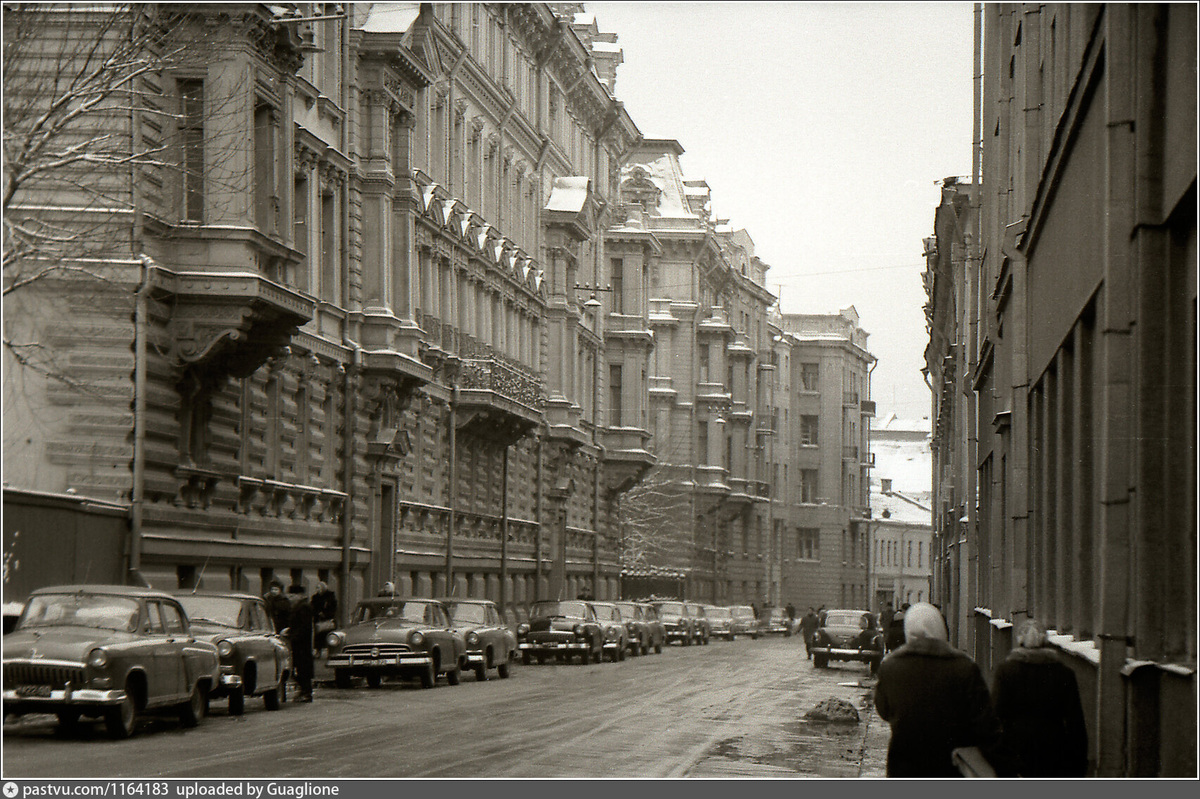 Улица Грановского, 1961 г. Автор Виталий Гуменюк.
