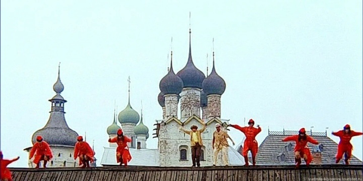 Кадры из фильма Леонида Гайдая "Иван Васильевич меняет профессию"