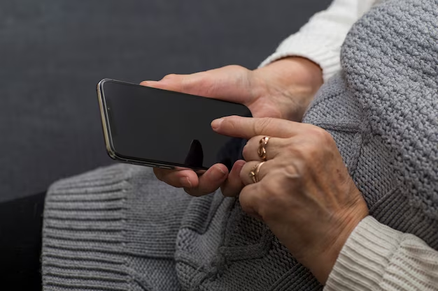 Лучшие смартфоны для пожилых людей в 2025 году