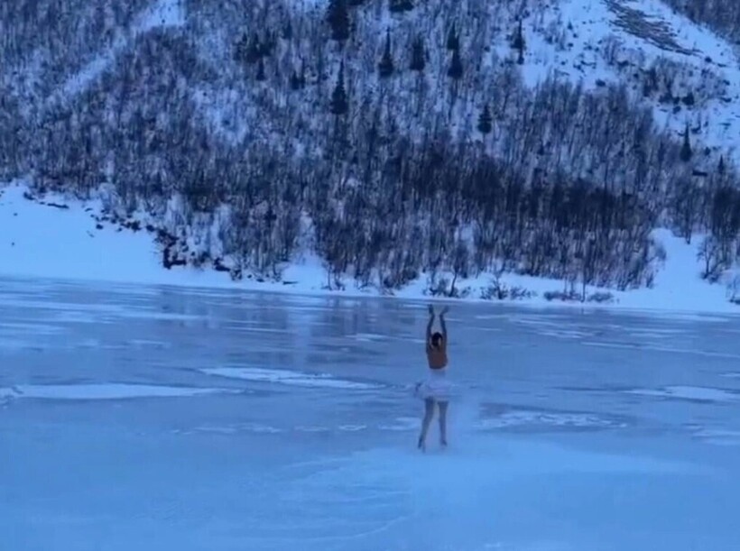    Балерина Мариинского театра станцевала на замерзшем озере