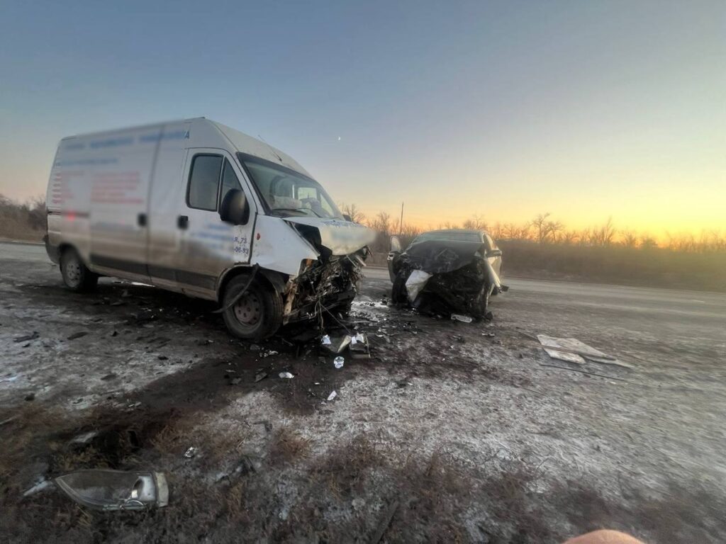     Под Оренбургом при столкновении микроавтобуса и легковушки пострадали пять человек Оренбуржье
📷    Под Оренбургом при столкновении микроавтобуса и легковушки пострадали пять человек Оренбуржье
