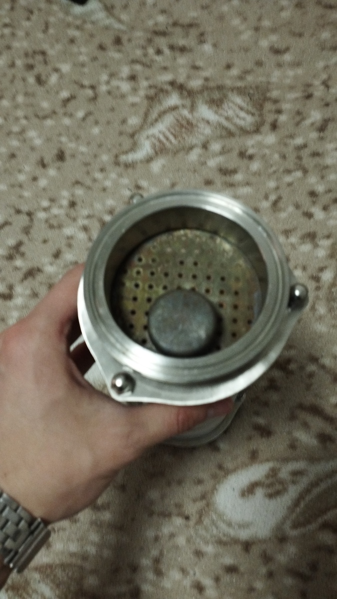 Грязная медная колонна