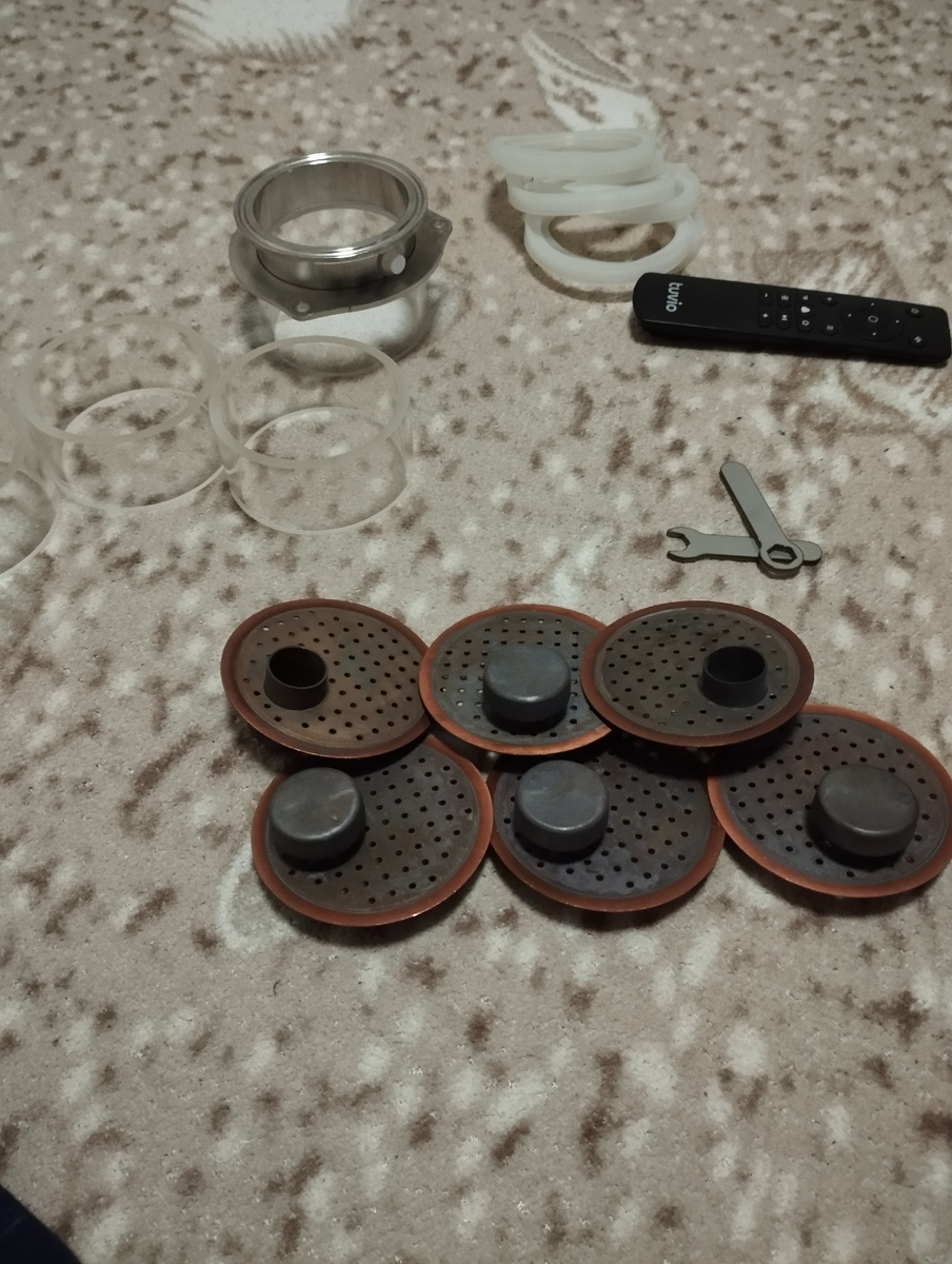 Разобранная медная колонна