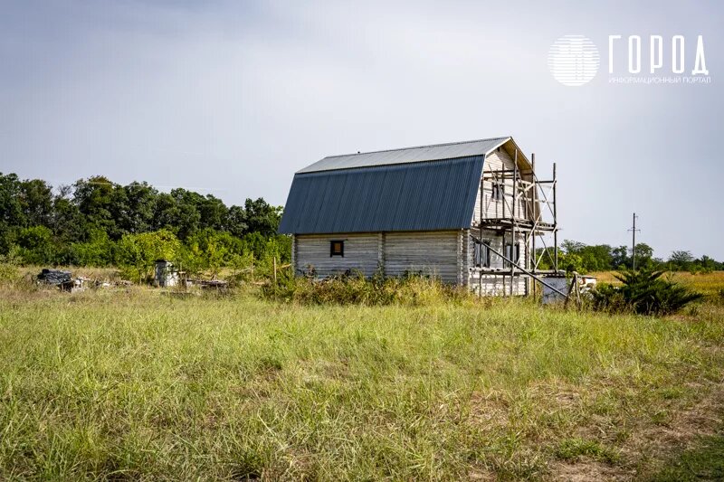 Многие дома и участки перевели из ИЖС в сельхозугодия.
