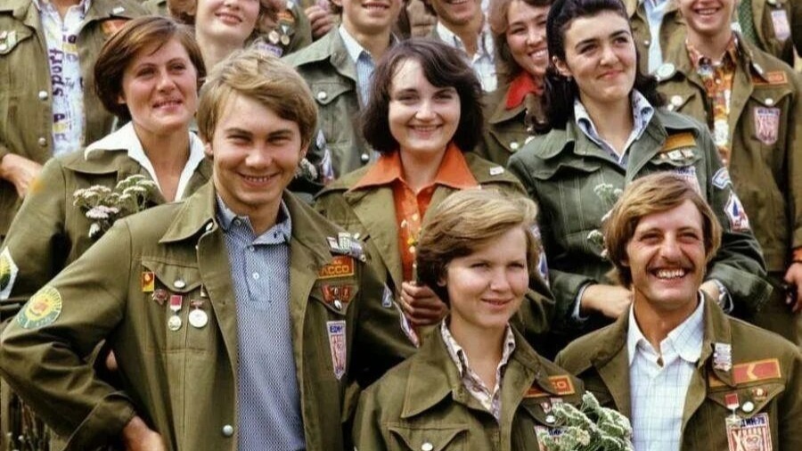 Безбедно жили на 150 руб в месяц или выкручивались как могли? Правда и мифы о зарплатах и жизни в СССР