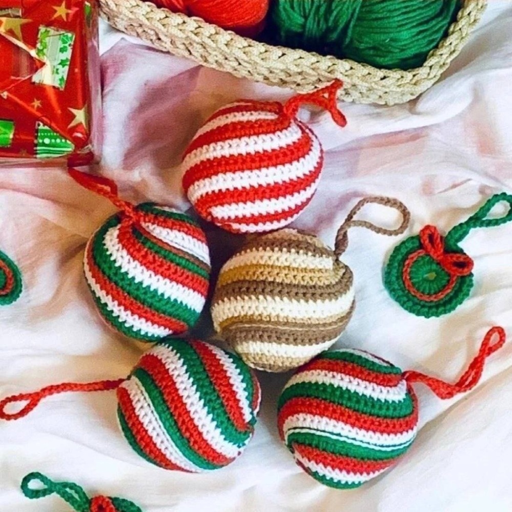 яркие невероятно красивые рождественские украшения Мир спиц и крючка 