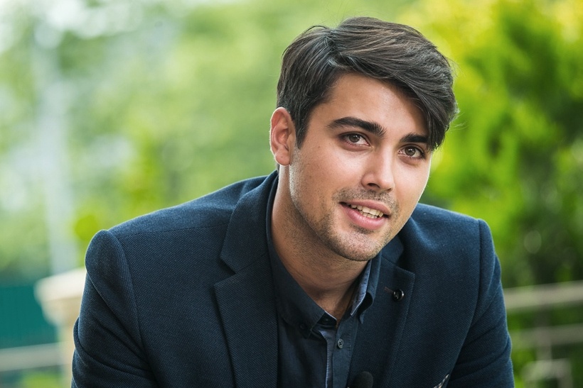 Во втором сезоне российской адаптации «Постучись в мою дверь» главная роль досталась Кириллу Дыцевичу