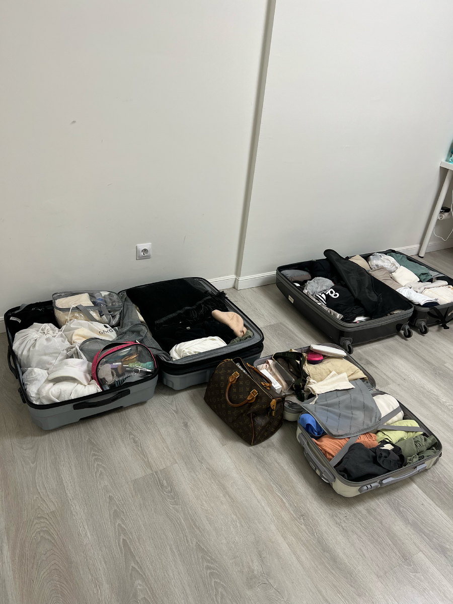 Опустевшая квартира, без мебели уже 