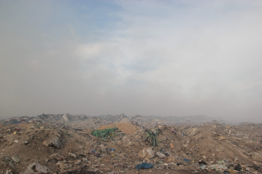  На фото: полигон в районе Алтын Казык, Бишкек