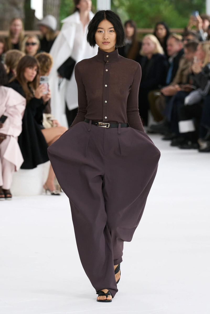    Mocha Mousse: 15 вещей в главном цвете года 2025 по версии Pantone (фото 2)