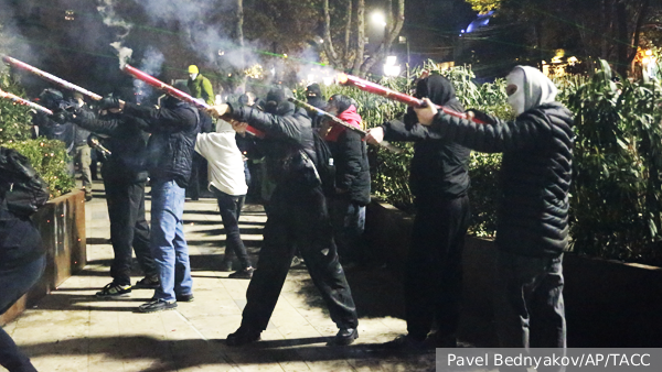     Фото: Pavel Bednyakov/AP/ТАСС   
 Текст: Дмитрий Александров, Тбилиси