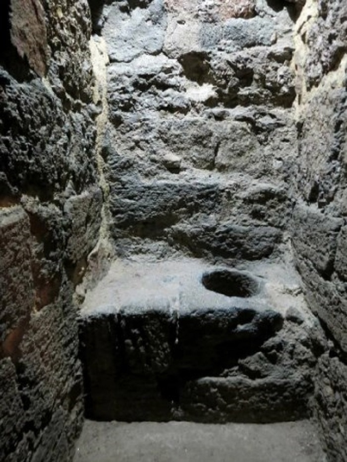 Милая сердцу надежная архаика.