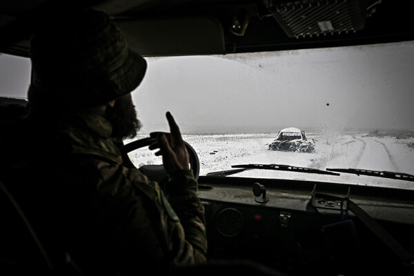 Военнослужащий батальонной тактической группы (БТГР) «Каштана» спецназа «Ахмат» в Курской области. / Сергей Бобылев/РИА Новости   📷