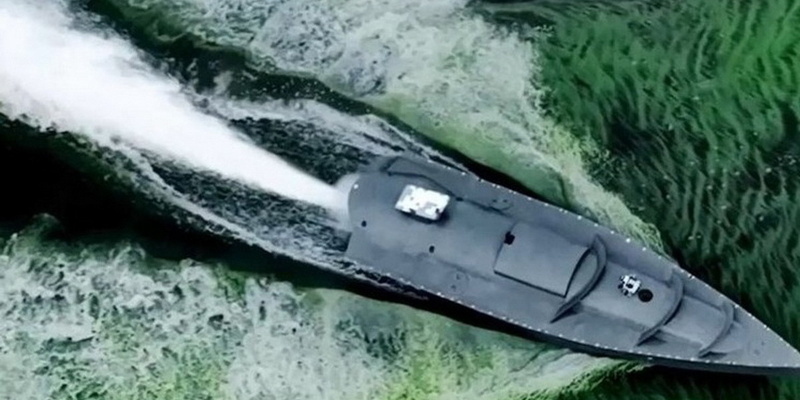 Беспилотный катер на воде.  фото: картинки яндекса.