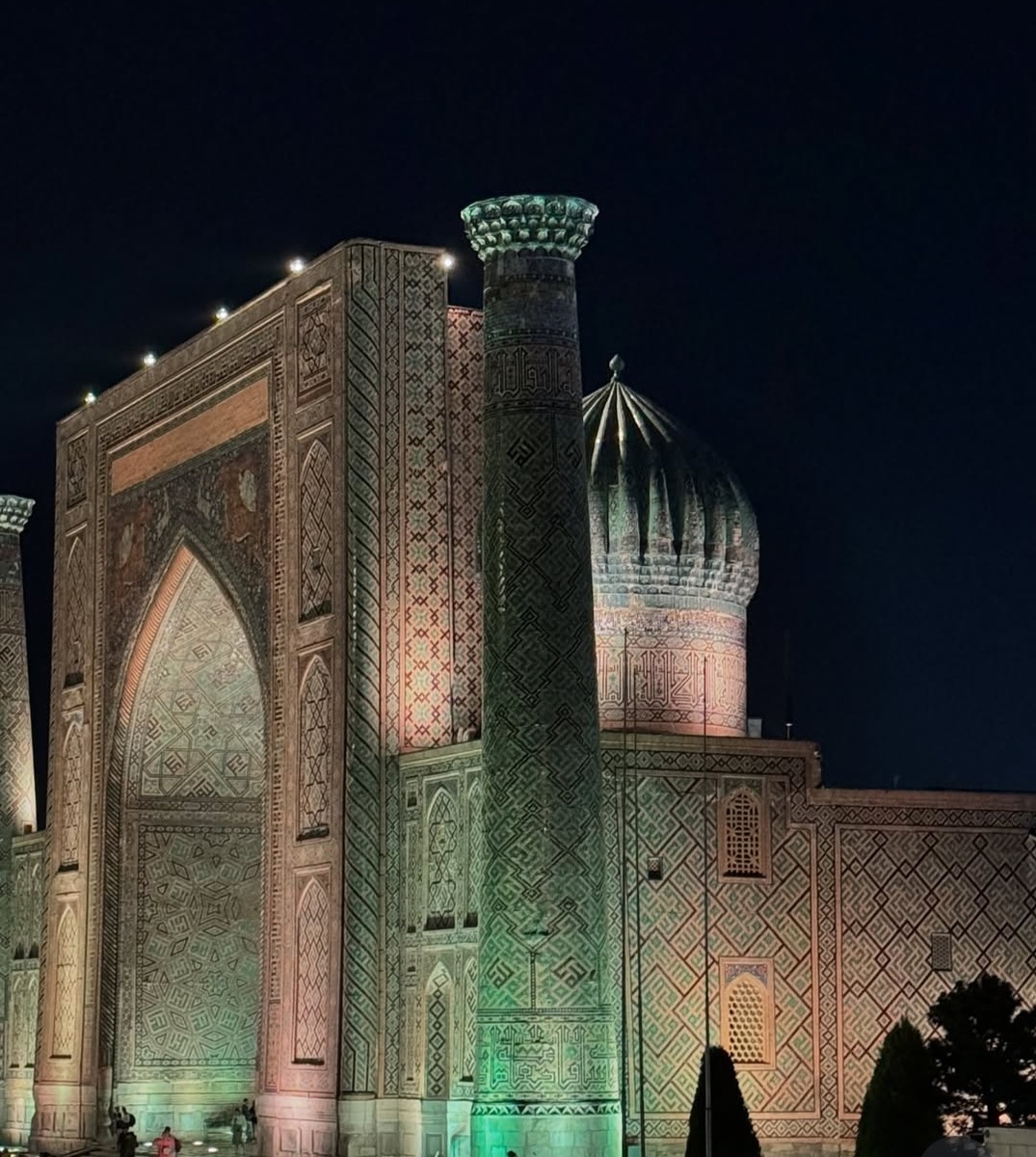 Я уже забронировала отели в Узбекистане, купила билеты на поезд для перемещений по стране 