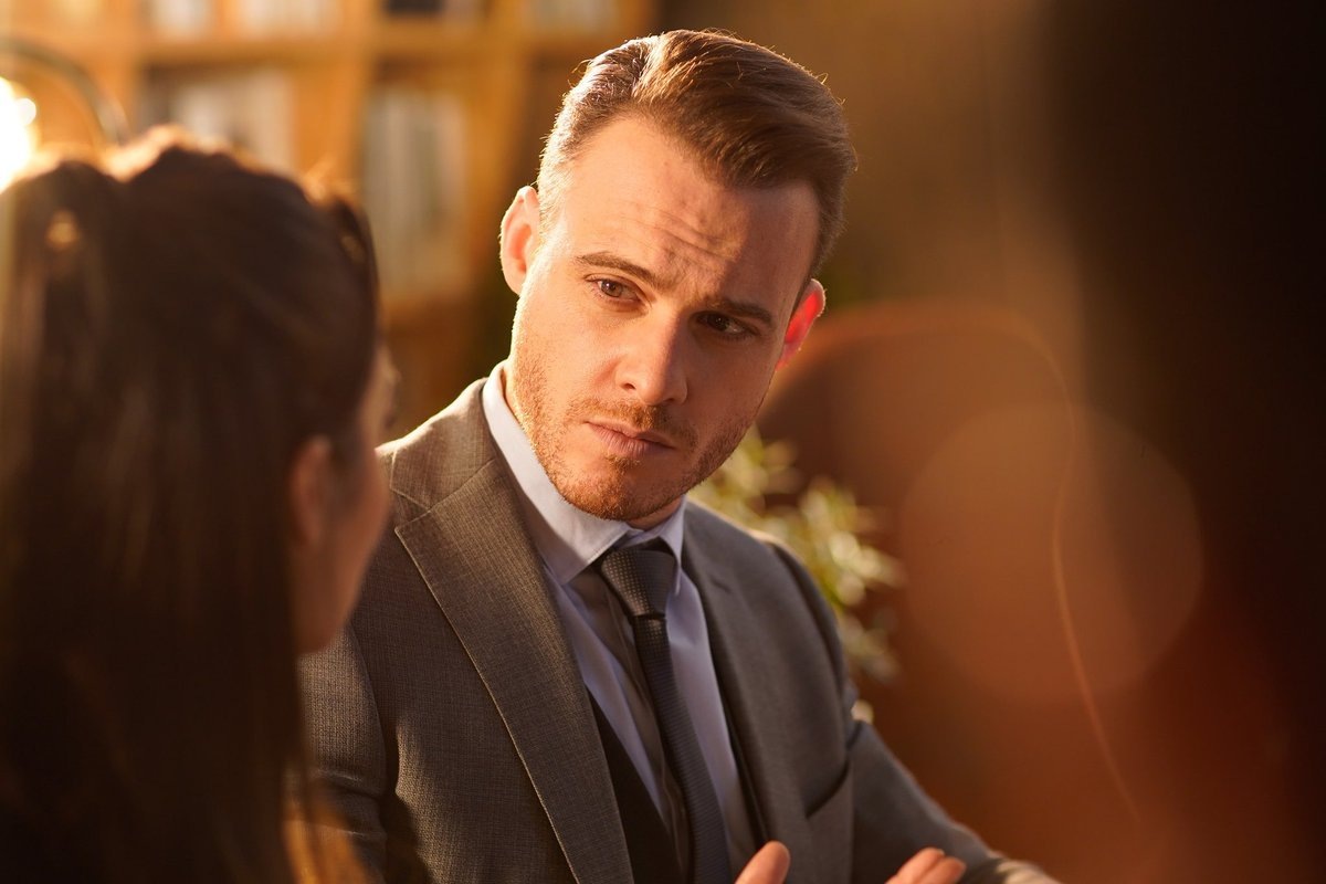 «Постучись в мою дверь» - главный герой Серкан Болат