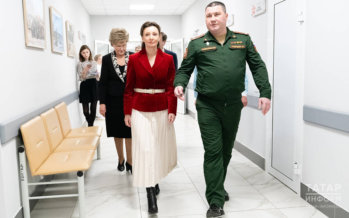 Анна Кузнецова побывала на экскурсии в военном госпитале и пообщалась с бойцами. Фото: © Салават Камалетдинов / «Татар-информ»