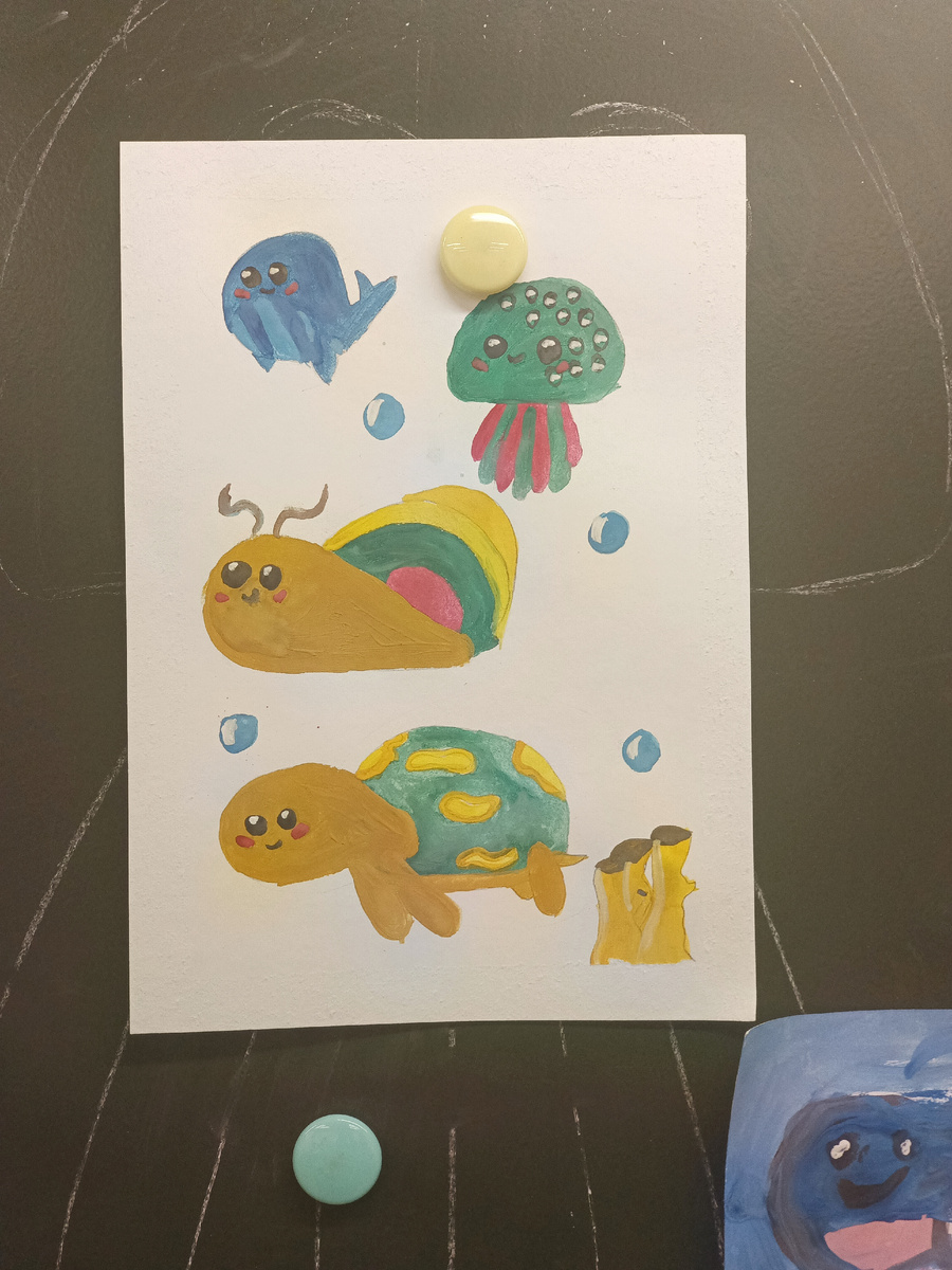 Это мы подводных обитателей учились рисовать. Художники постарше