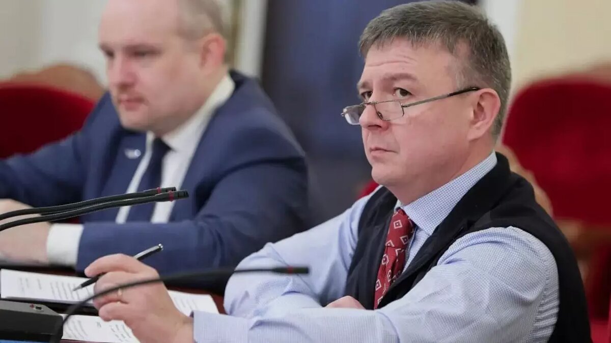 По мнению депутата Хамитова, если россияне перестанут курить на ходу, наши города станут чище и комфортнее. Фото: пресс-служба партии «Новые люди»