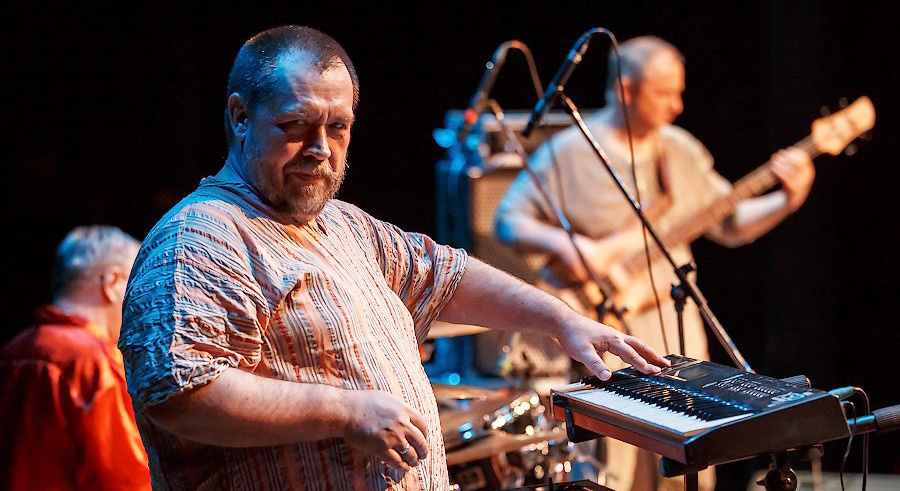 Клавишник Дмитрий Озерский (фиои)