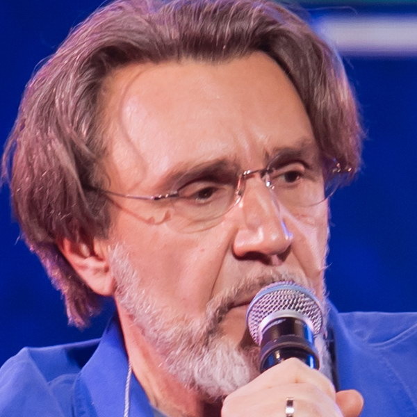     «Ленинград» и Надежда Кадышева подвели итоги года в «Вечернем звуке»