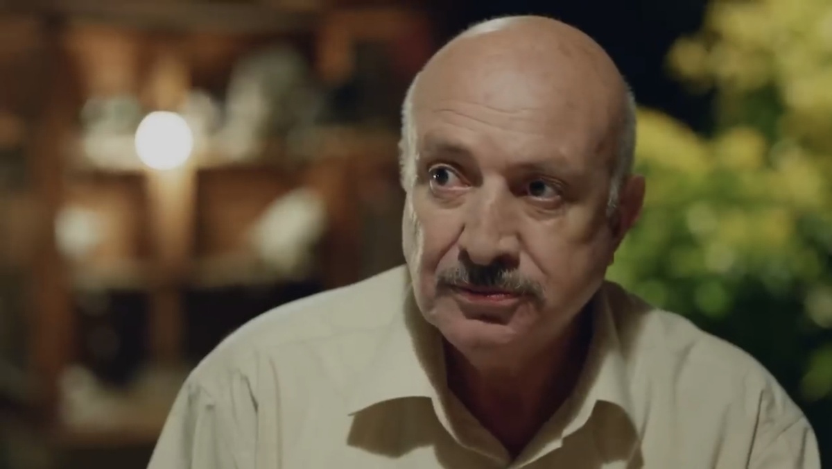 Кадр из сериала "Чёрная любовь" (реж. Хиляль Сарал)