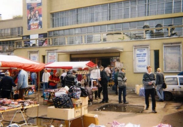 Кому принадлежит рынок «Горбушкин двор». Обложка © Instagram (признан экстремистской организацией и запрещён на территории Российской Федерации) / fili.koroli