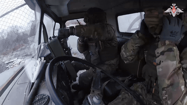    Реактивщики стирают позиции неприятеля//Видео из официального ТГ-канала Минобороны